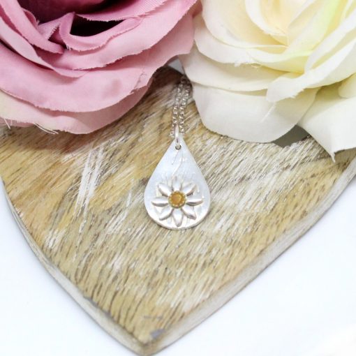 silver teardrop daisy necklace